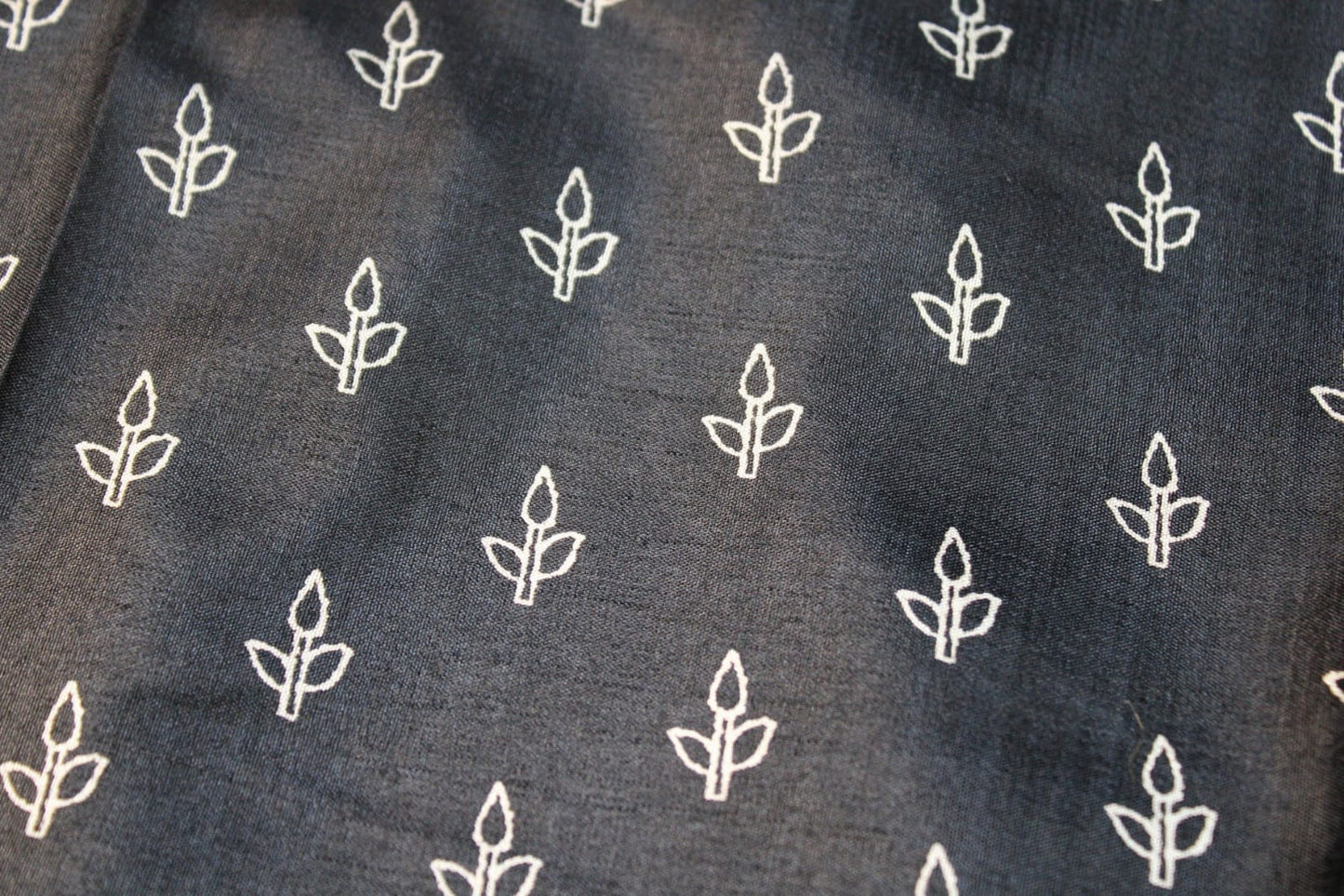 Sold Out Premium Murshidabad Silk Saree – Dolabedi Elegance