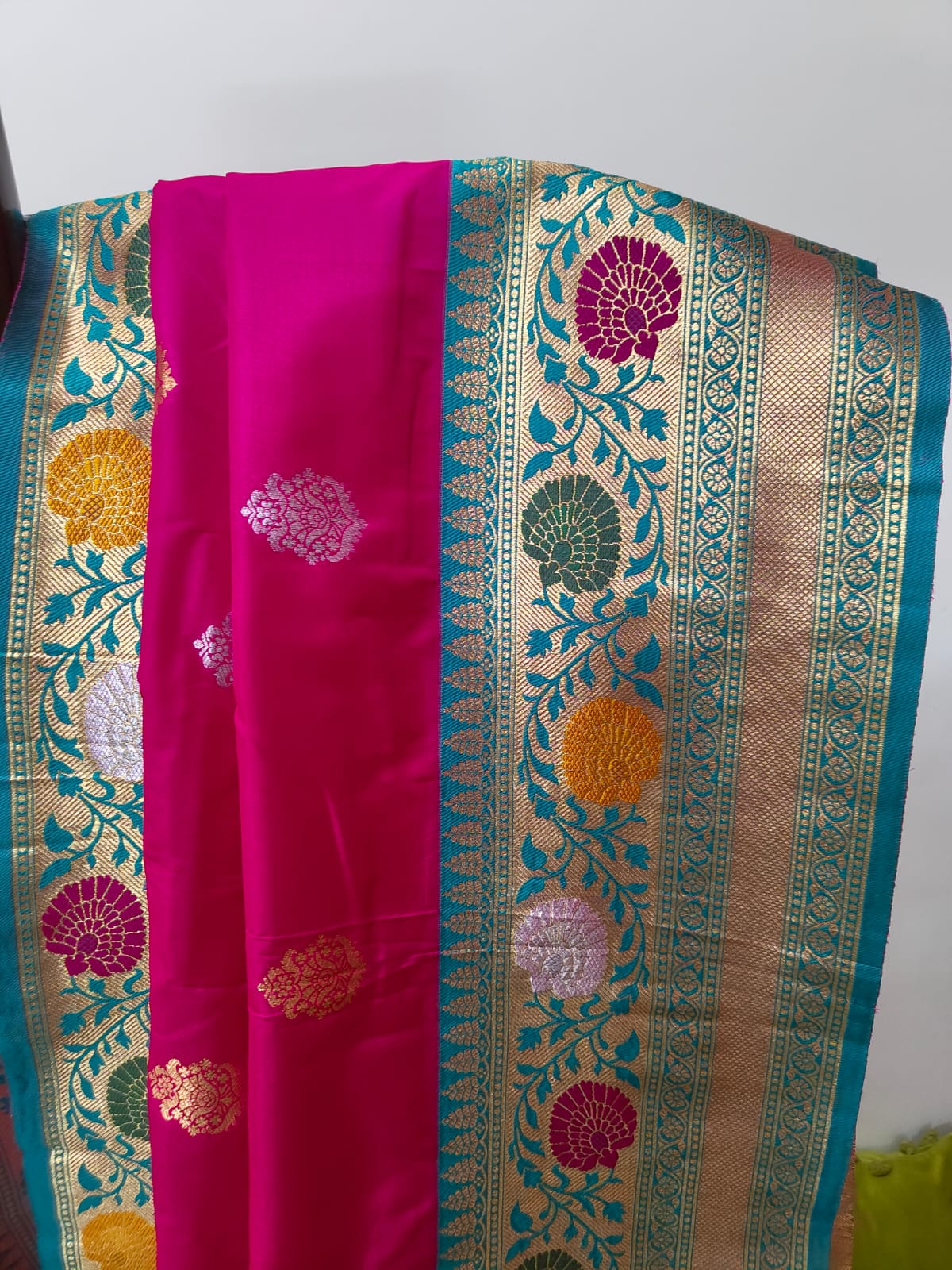 Katan Banarasi Semi Silk Saree – Premium Quality Minakari work with Golden and Silver Zari Weave