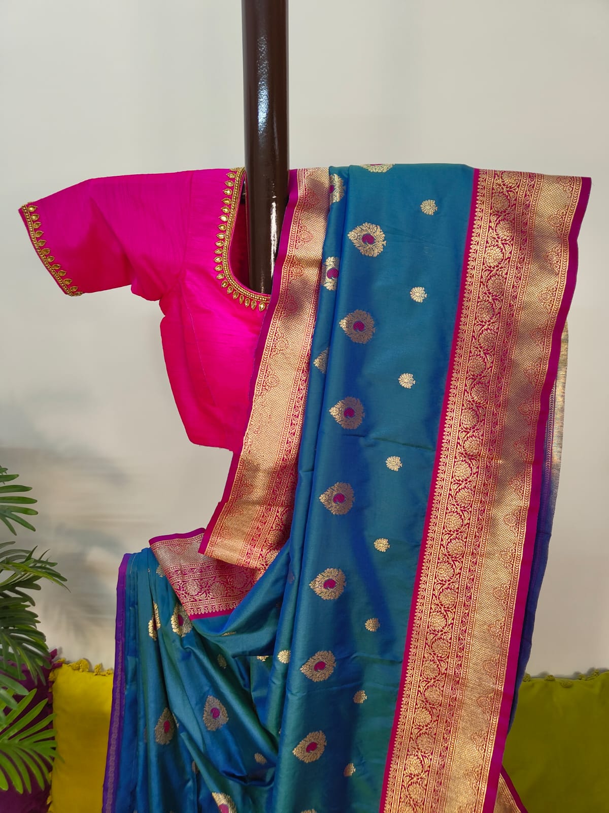 Katan Banarasi Semi Silk Saree – Premium Quality Minakari Buta with Golden Zari Weave