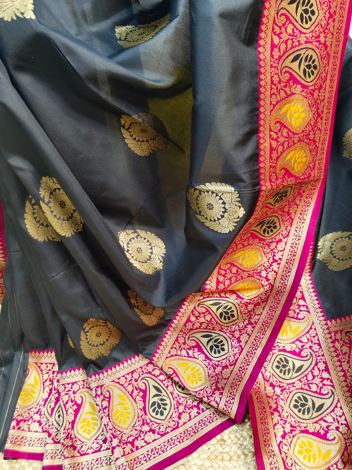 Katan Banarasi Semi Silk Saree – Premium Quality Minakari Buta with Golden Zari Weave