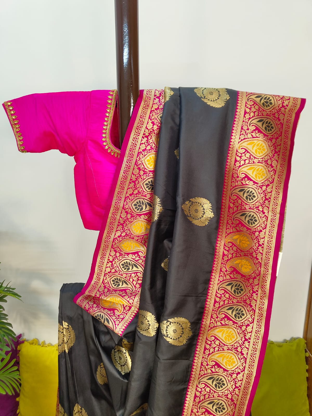 Katan Banarasi Semi Silk Saree – Premium Quality Minakari Buta with Golden Zari Weave