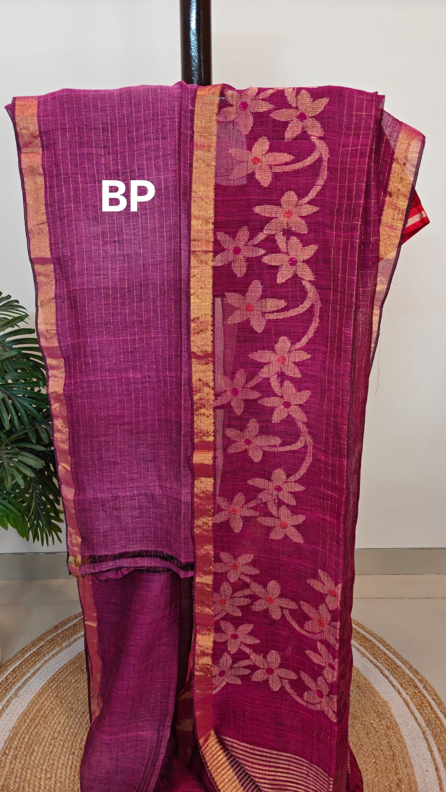 Handwoven Linen Jamdani Saree with Zari Check work