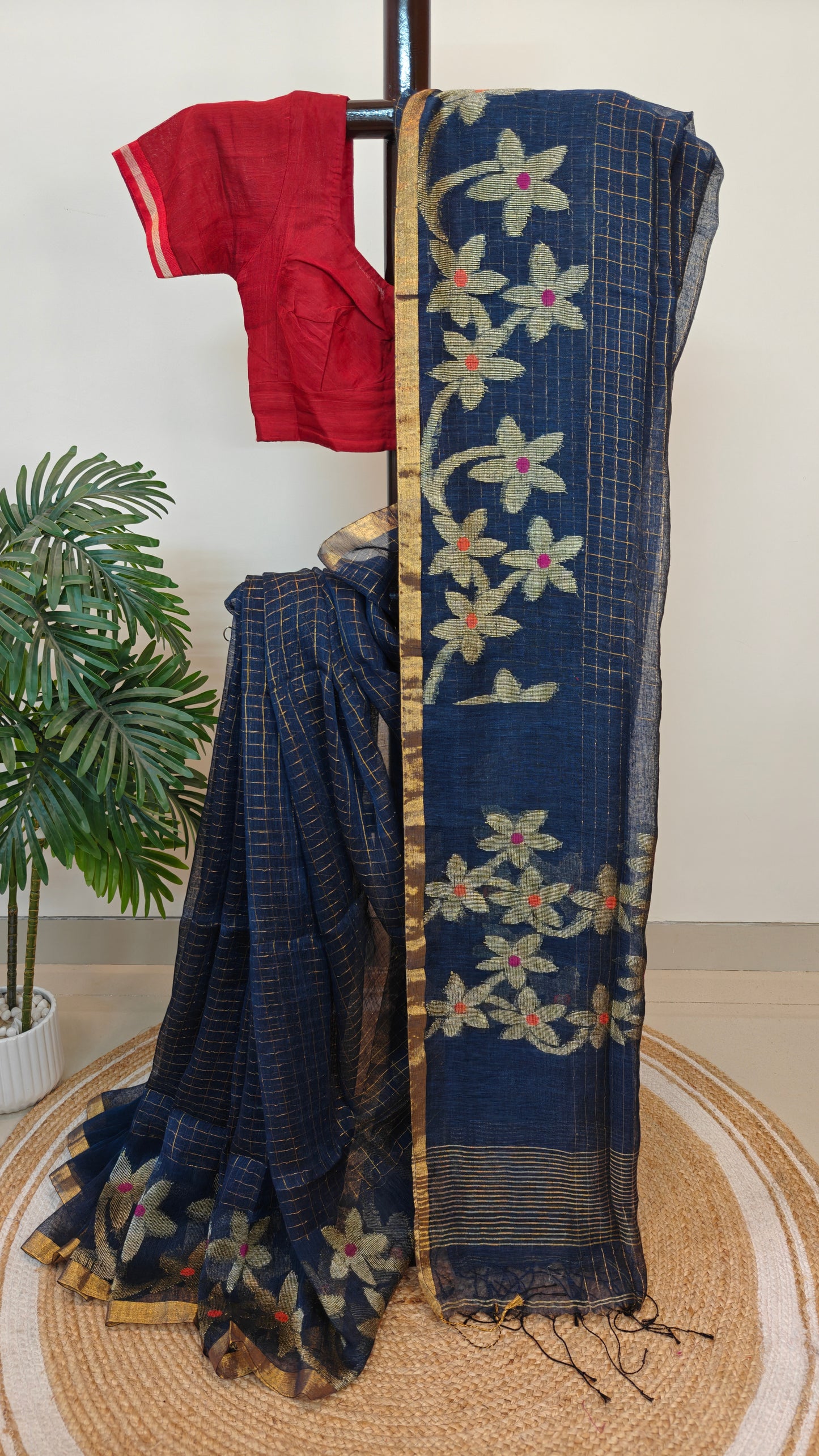 Handwoven Linen Jamdani Saree with Zari Check work