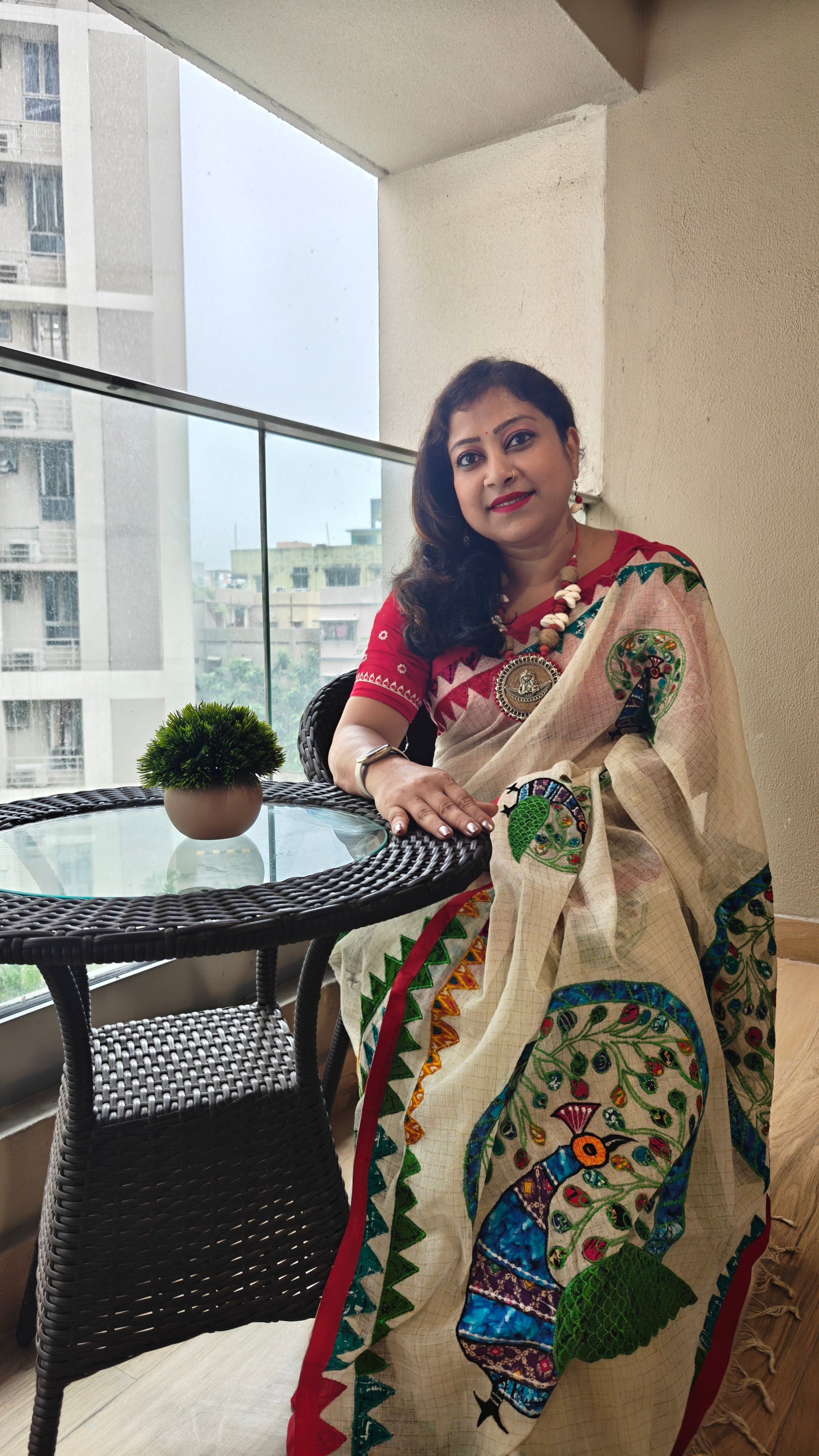 Hand Embroidery Appliqué Work Designer Saree – Off-White Zari Check Cotton Elegance-Sold in Bangalore