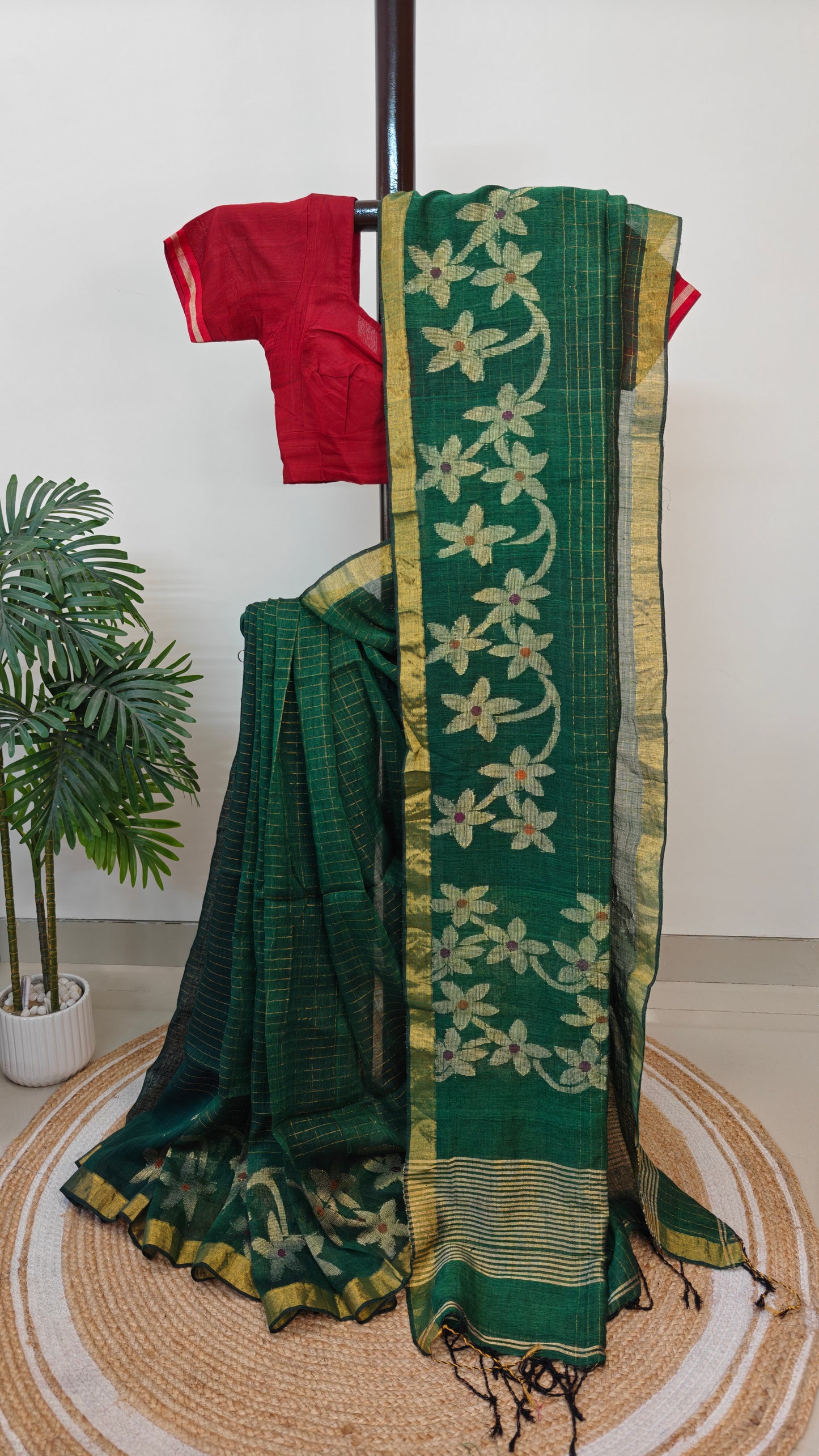 Handwoven Linen Jamdani Saree with Zari Check work