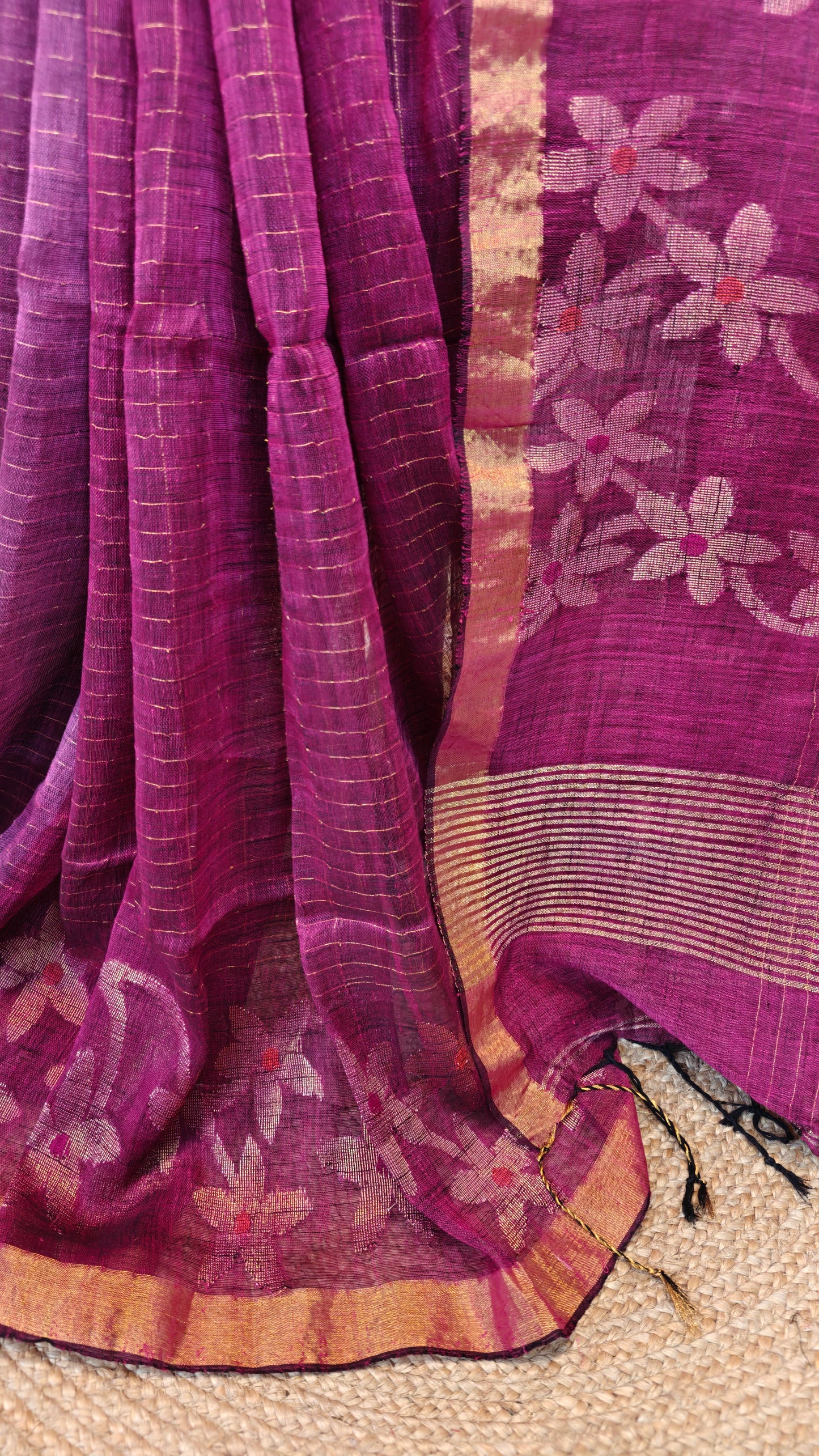 Handwoven Linen Jamdani Saree with Zari Check work