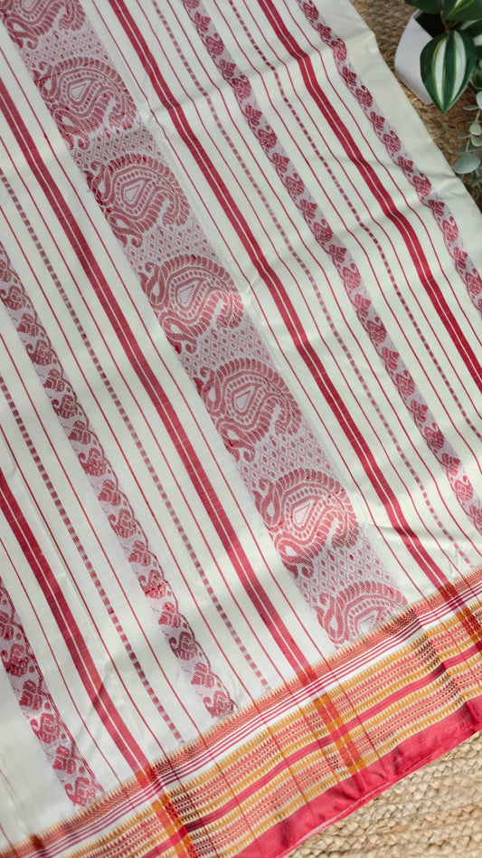 Authentic Garad Mulberry Silk Saree – Off-White Elegance with Red Vidarbha Karvati Kinar
