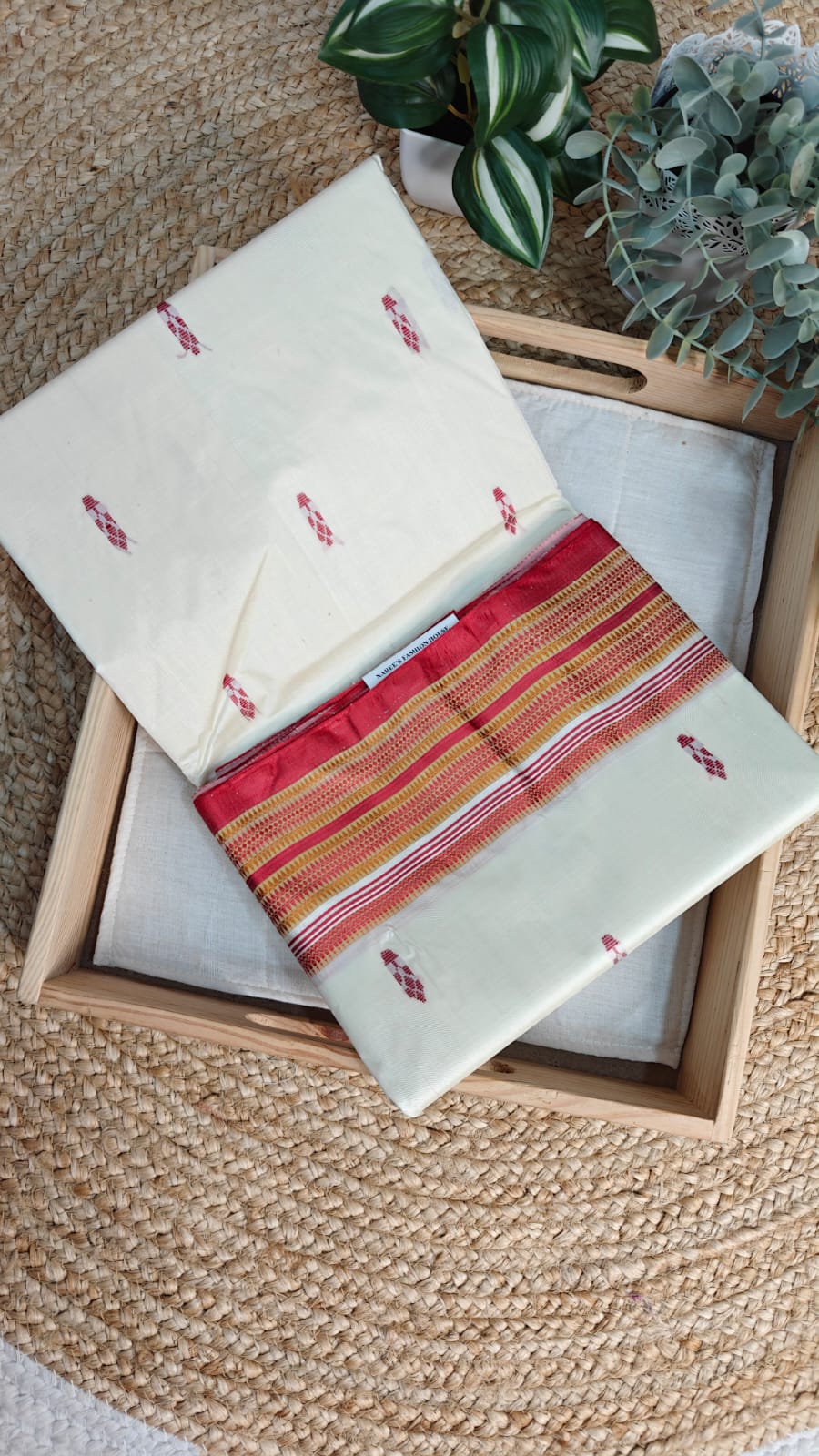 Authentic Garad Mulberry Silk Saree – Off-White Elegance with Red Vidarbha Karvati Kinar