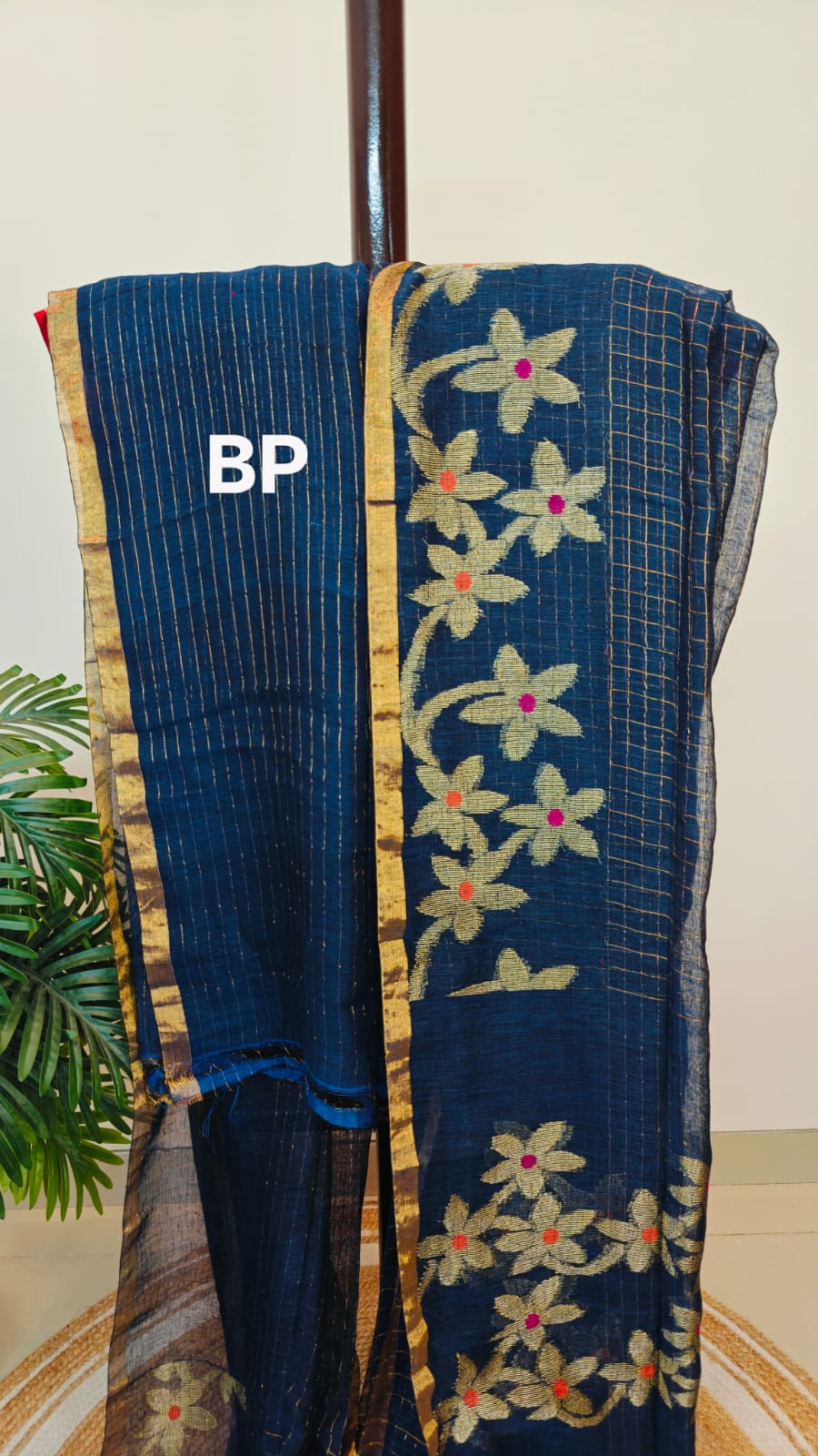 Handwoven Linen Jamdani Saree with Zari Check work