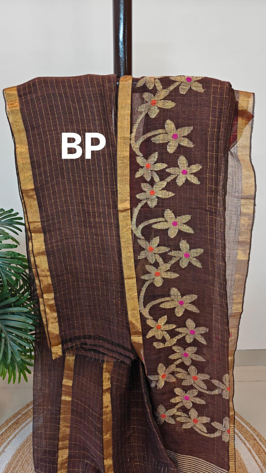 Sold out Handwoven Linen Jamdani Saree with Zari Checkwork