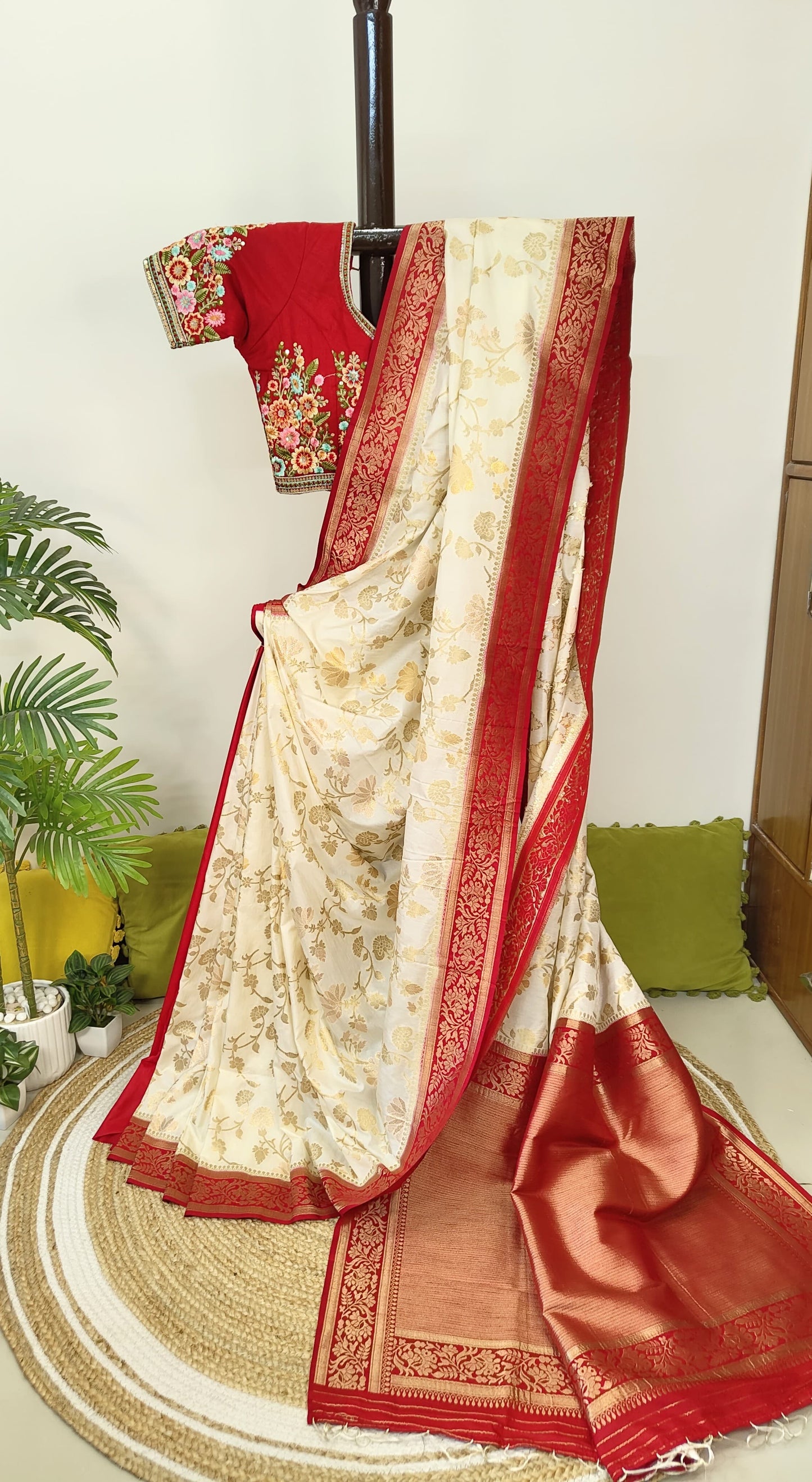 Sold Out Authentic Art silk Saree with Jacquard weave– Sophistication Personified-Sold in Bangalore