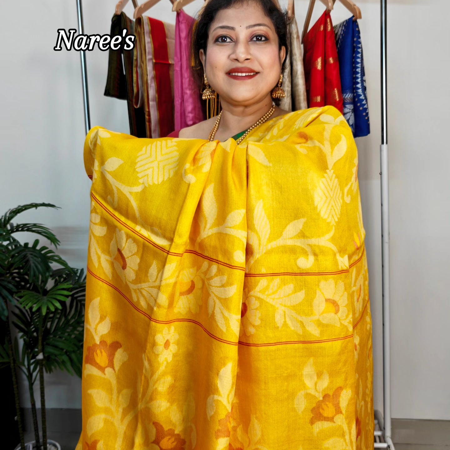 Pure Tussar Jamdani Saree – Floral Elegance in Handloom Weave