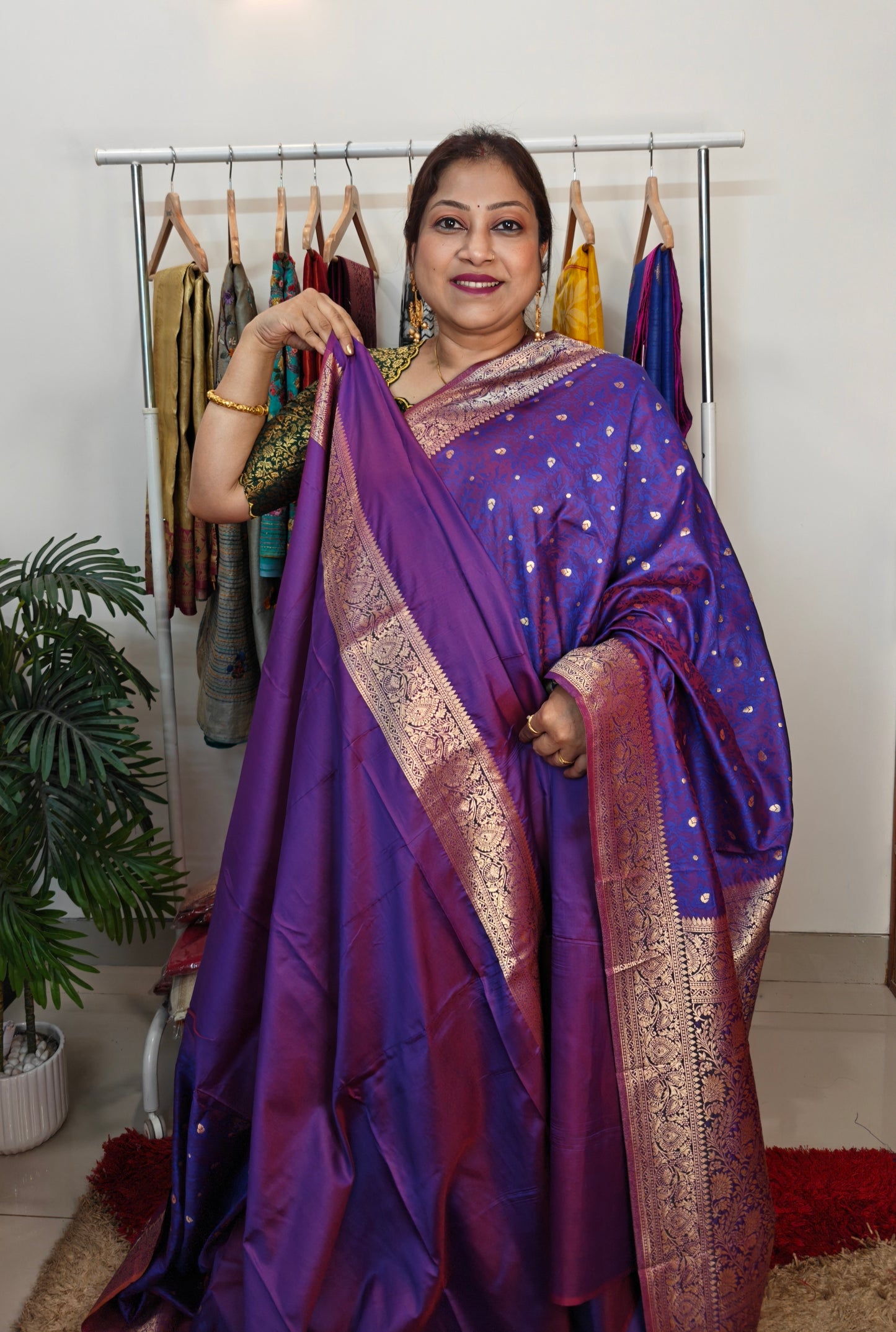 Semi Tanchoi Banarasi Saree – Dual-Tone Glamour in Purple and Pink