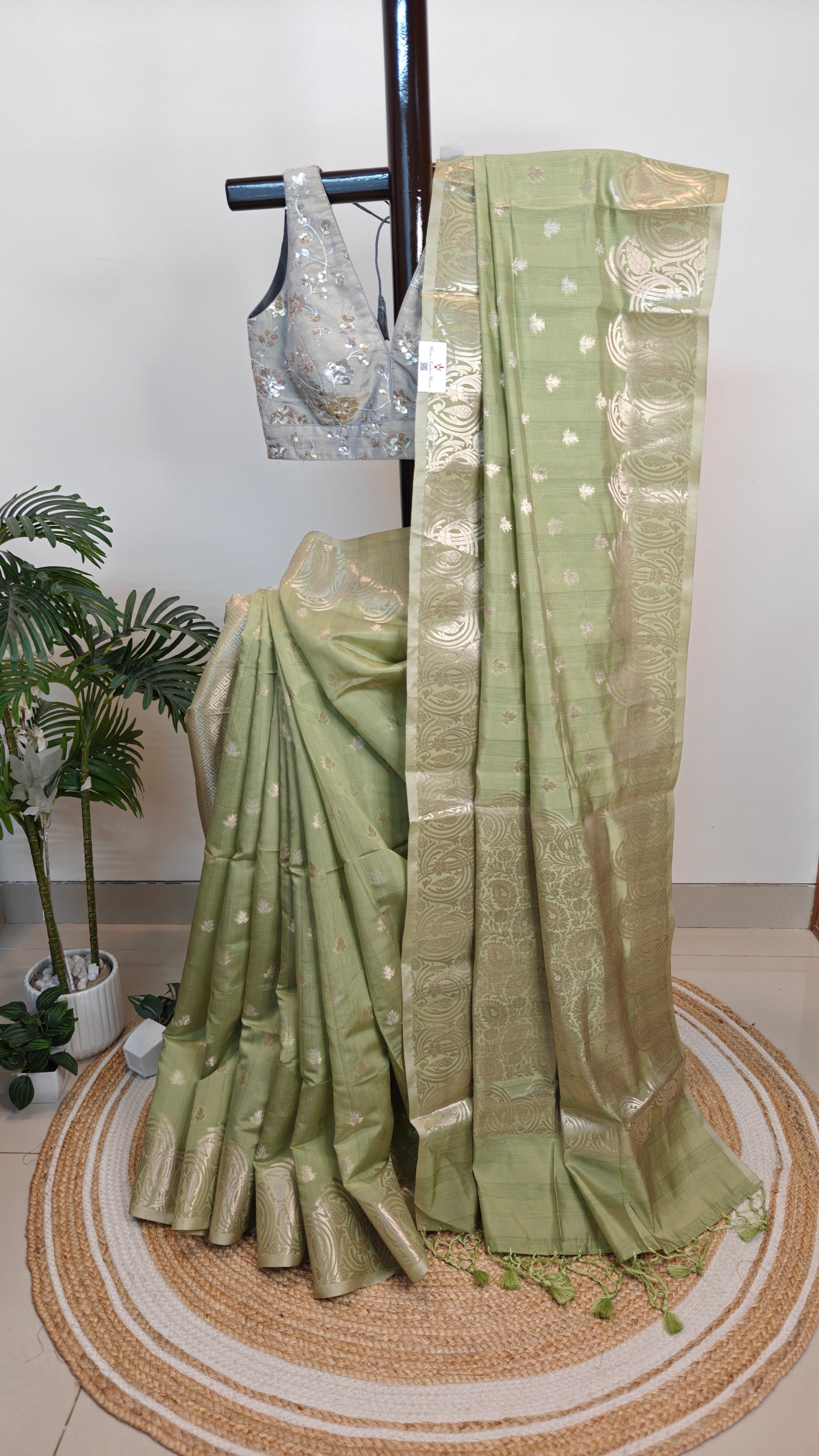 Semi Silk Benarasi - Light weight beauty