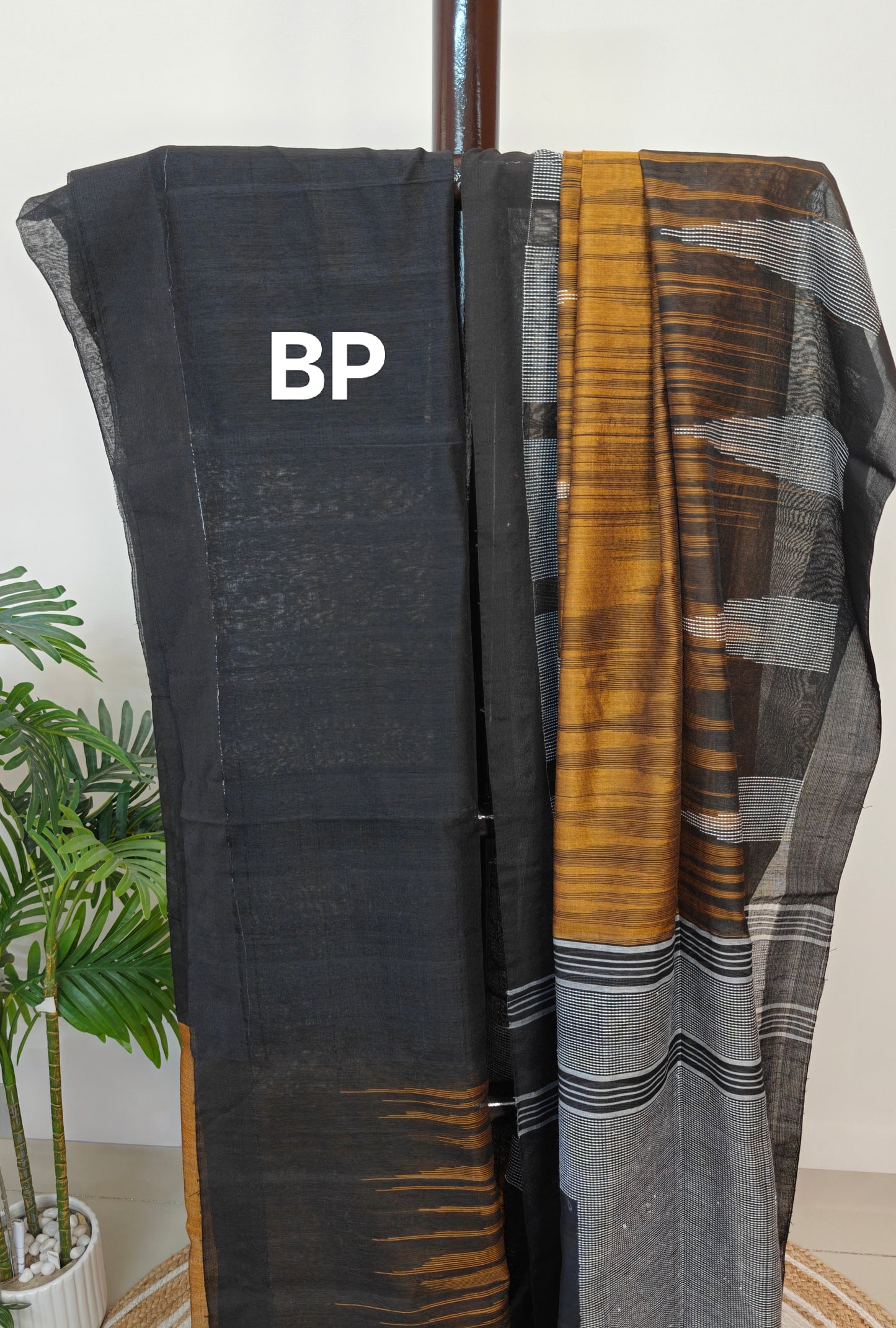 Handloom Saree Woven Temple Border
