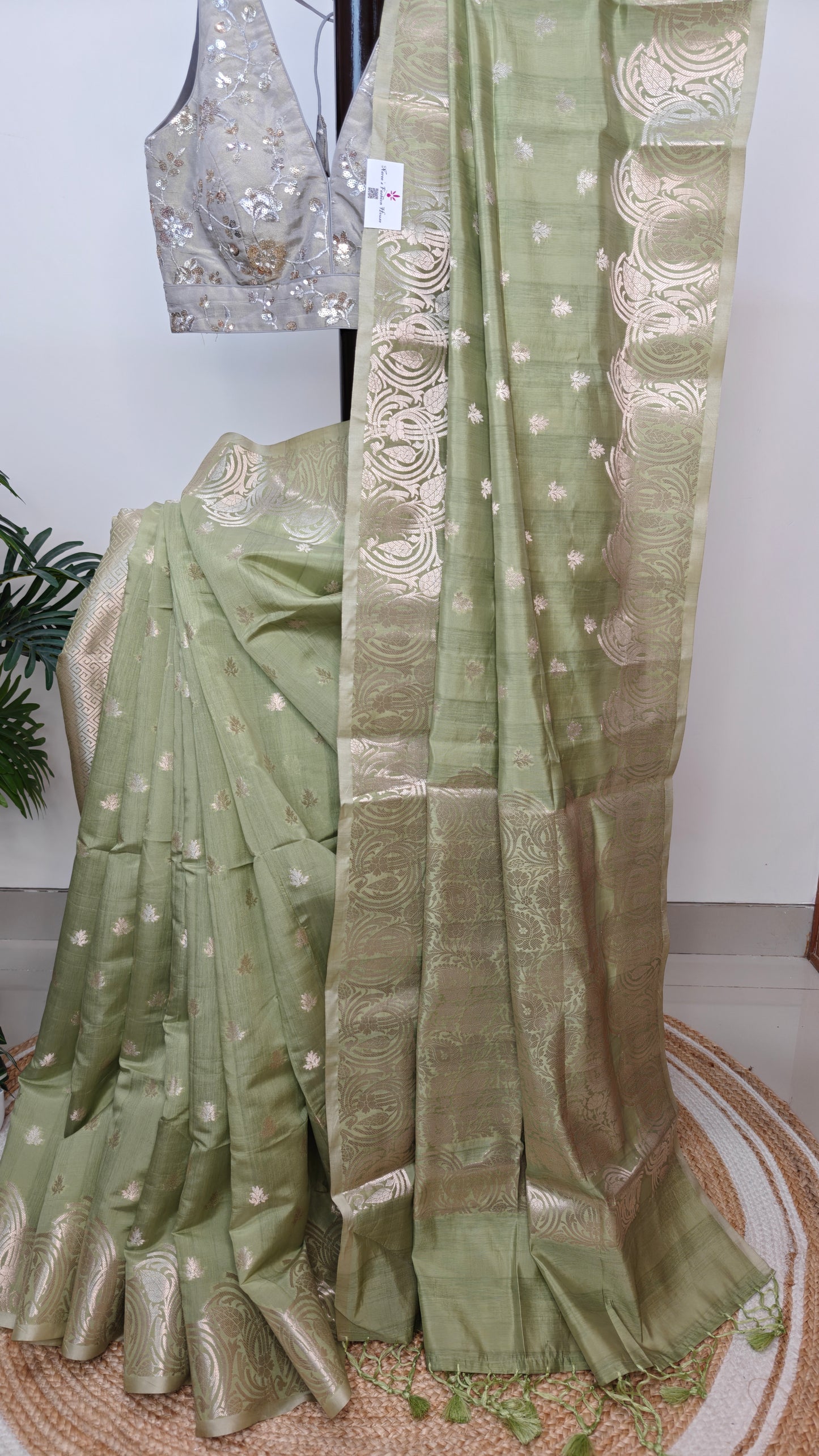 Semi Silk Benarasi - Light weight beauty