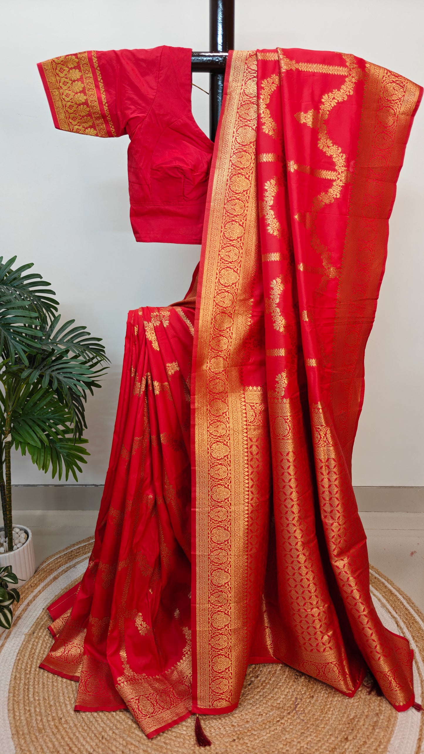 Authentic Semi Benarasi Saree Red Bold Beauty ( worn by Celebrity Debchandrima)