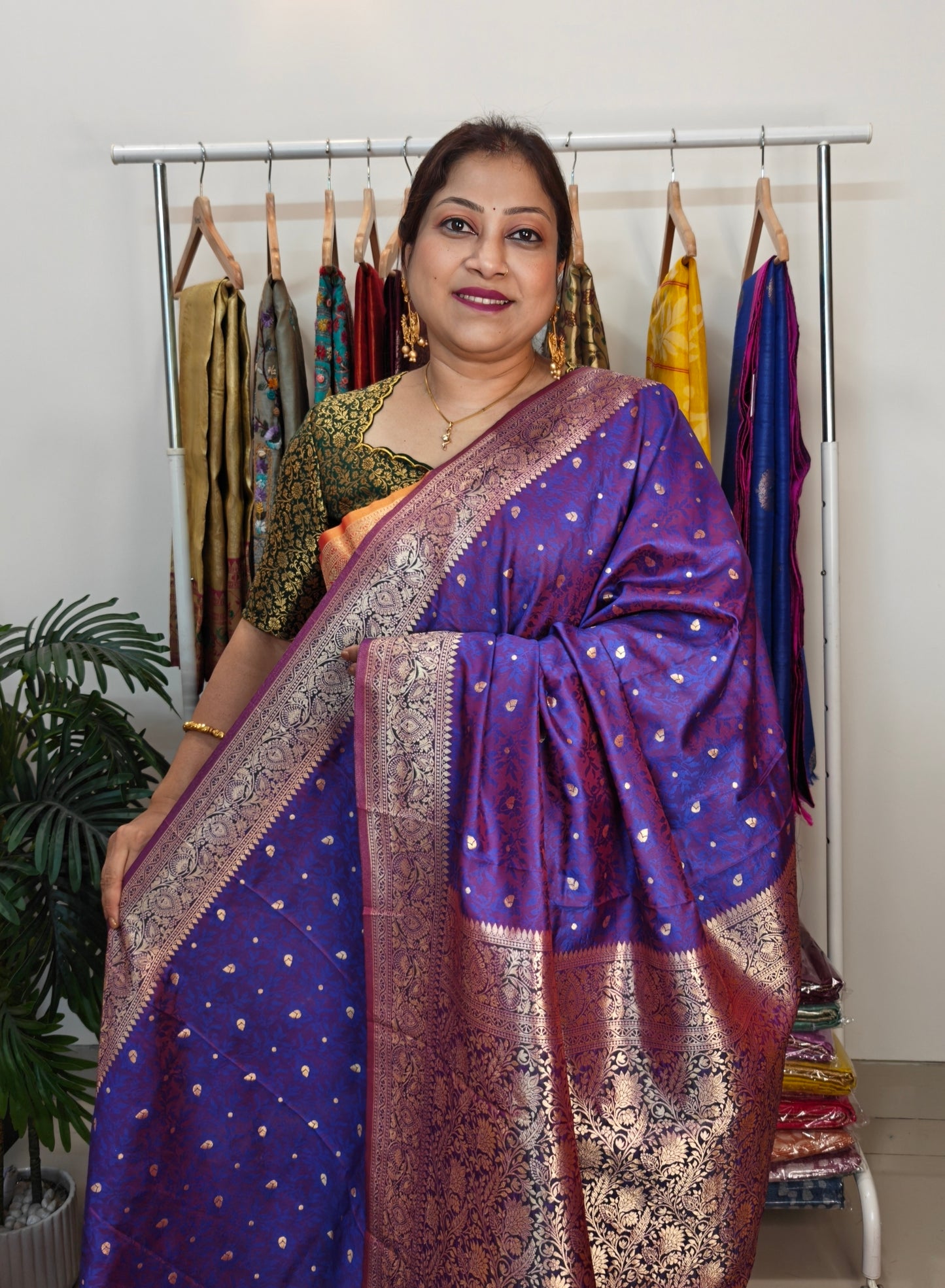Semi Tanchoi Banarasi Saree – Dual-Tone Glamour in Purple and Pink