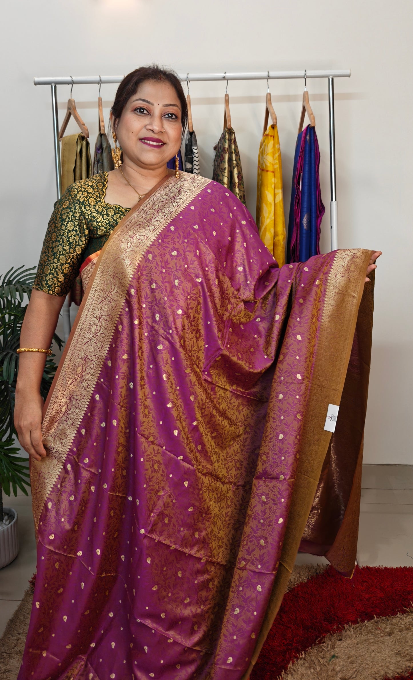 Semi Tanchoi Banarasi Saree – Dual-Tone Glamour in Light Purple and Brown