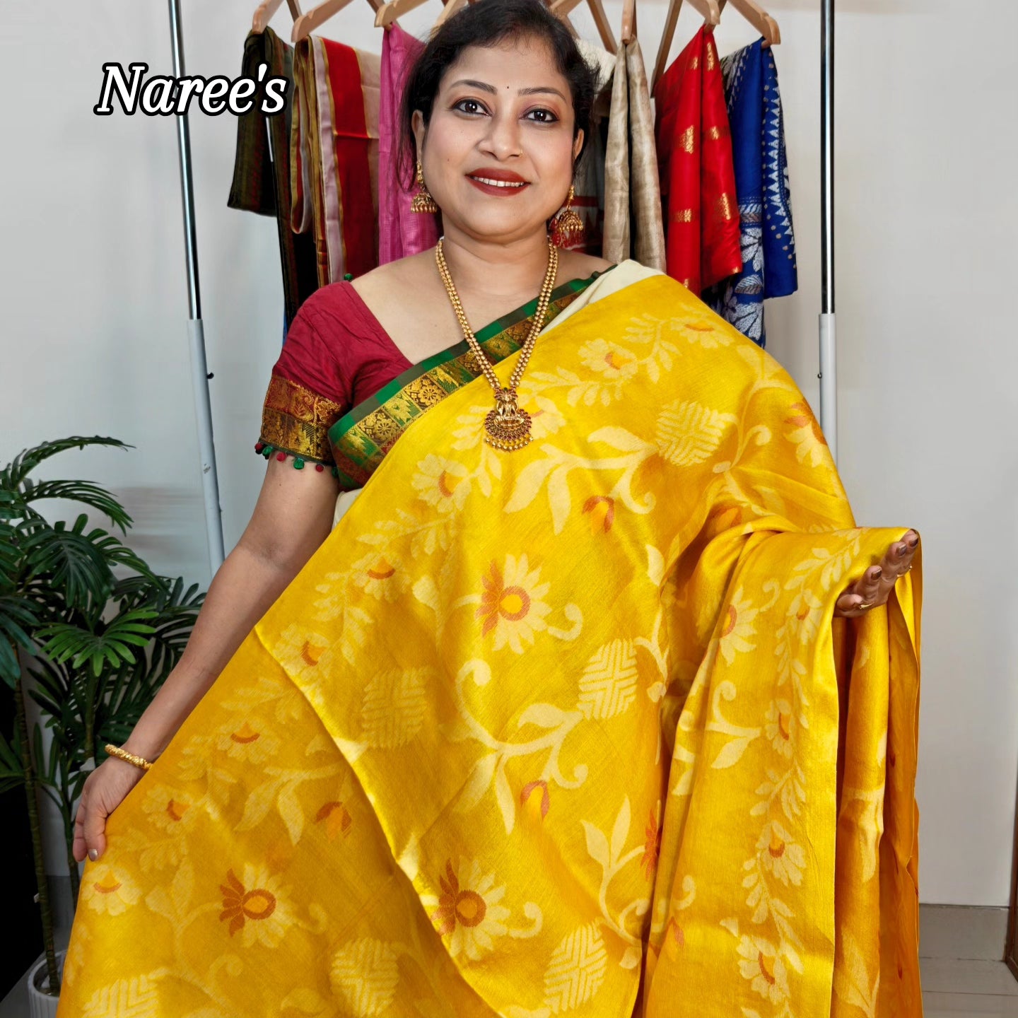 Pure Tussar Jamdani Saree – Floral Elegance in Handloom Weave