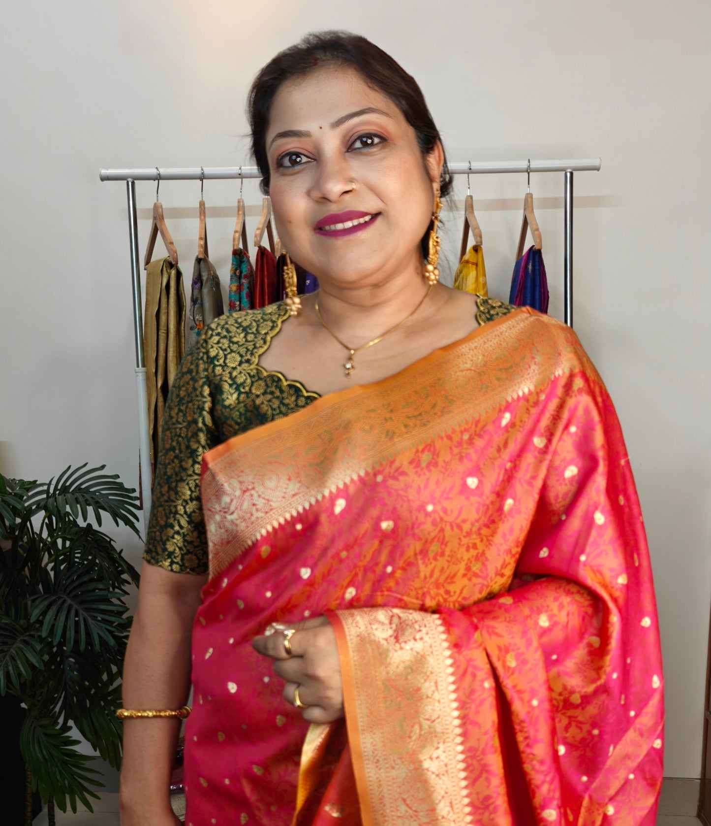 Semi Tanchoi Banarasi Saree – Dual-Tone Glamour in Orange and Pink