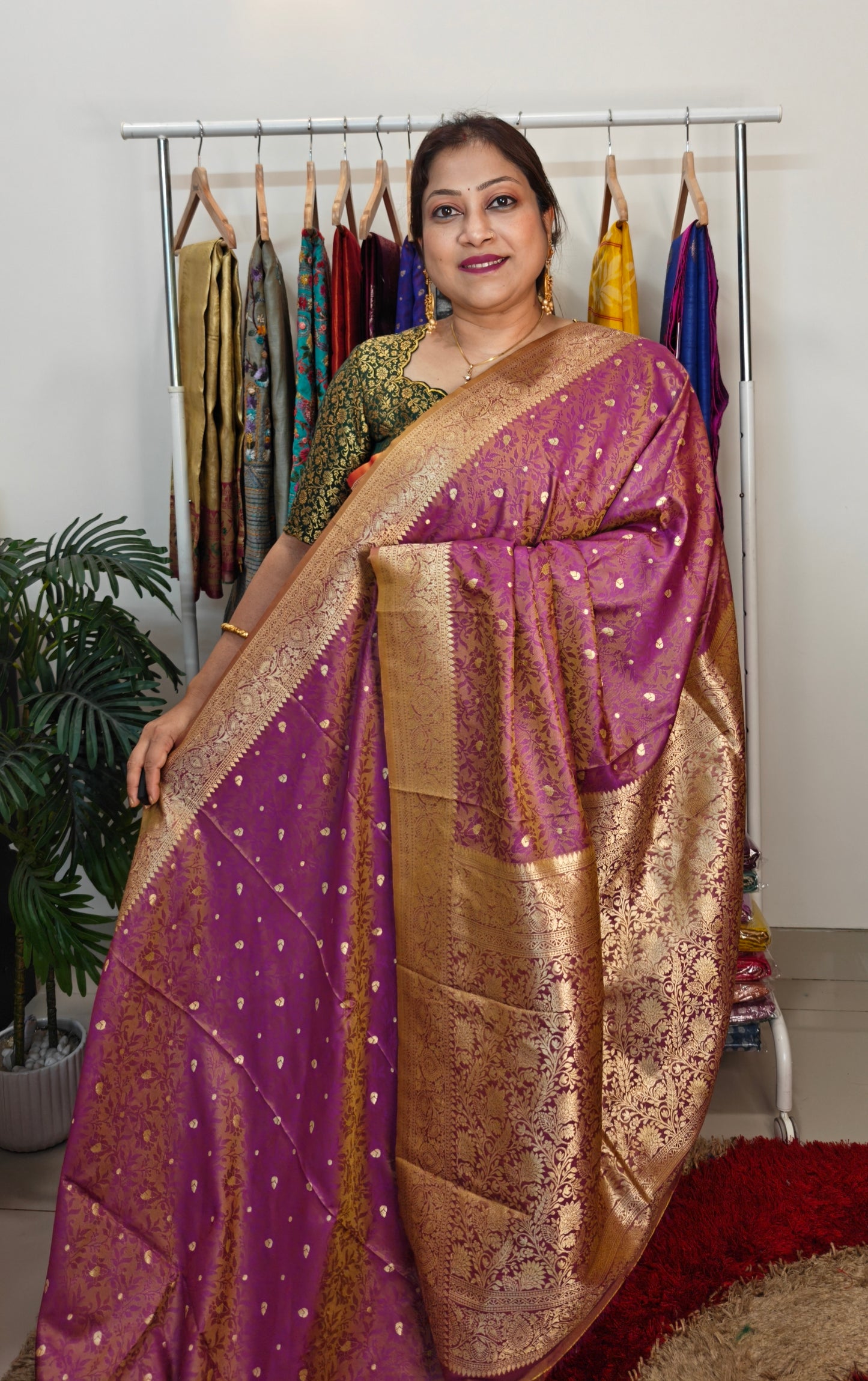 Semi Tanchoi Banarasi Saree – Dual-Tone Glamour in Light Purple and Brown